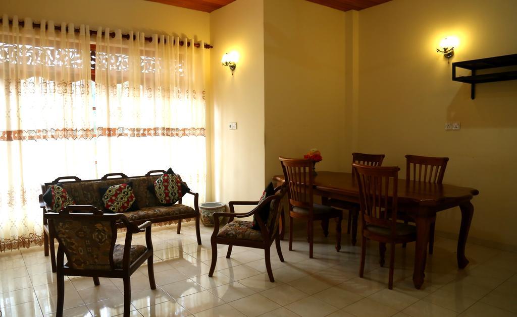 Serenity Villa Hikkaduwa Ngoại thất bức ảnh